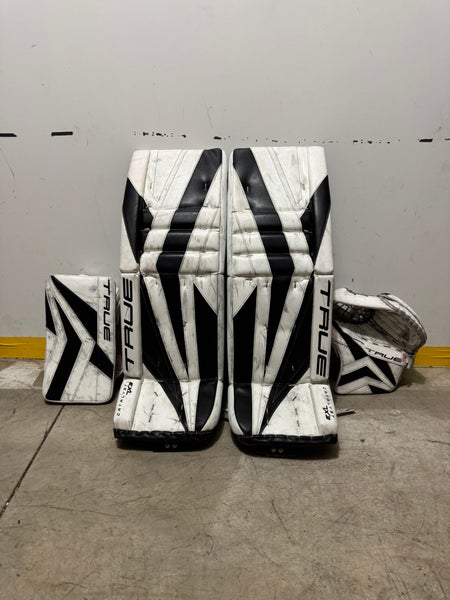 34" 2023 True 7X3 Regular Goalie Full Set (Used)