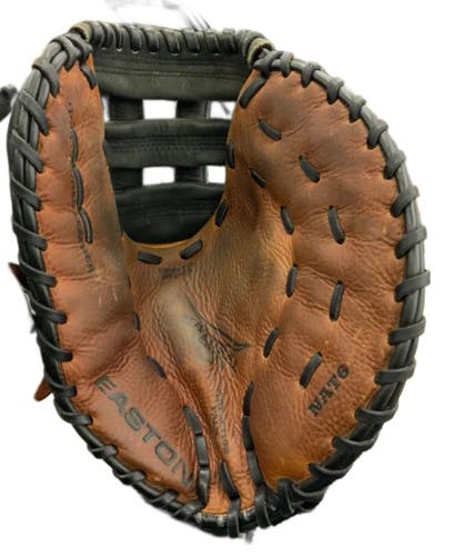 Easton RH First Base Natural Youth Series NATY2000 Baseball Glove 12" (Used)