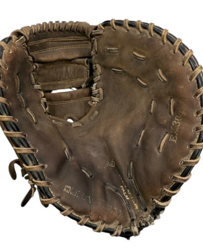 Easton RH Catcher's EX302 Baseball Glove 31" (Used)