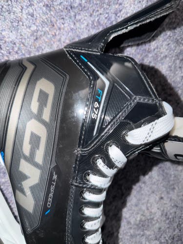 Black/Gray 2023 CCM JetSpeed FT675 Hockey Skates Regular Width 10.5 (Used)