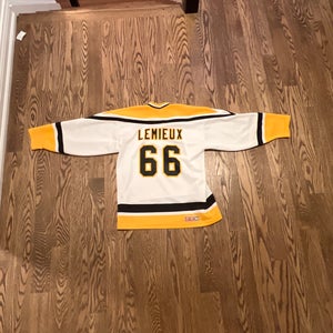 Large/Extra Large Youth CCM Penguins Lemieux Jersey (New)
