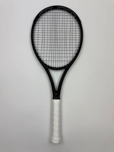 Solinco Blackout 300 V1, 4 3/8 Very Good Condition