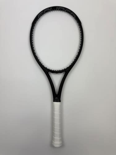 Solinco Blackout 300 V1, 4 3/8 Very Good Condition