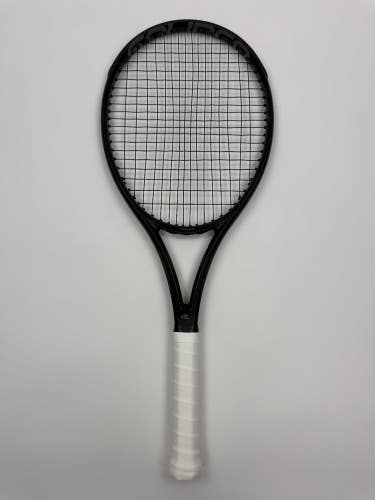 Solinco Blackout 300 V1, 4 3/8 Very Good Condition