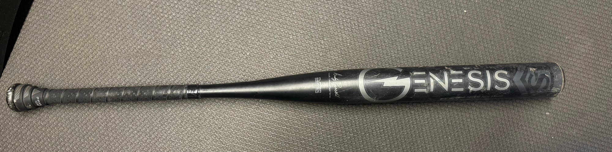 Louisville Slugger Genesis Bat (-8) 26 oz 34" (Used)