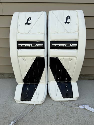 32" 2025 True L95 Goalie Leg Pads (Used)