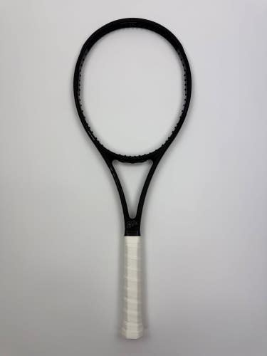 Wilson Pro Staff RF97 V11, 4 3/8 Very Good Condition