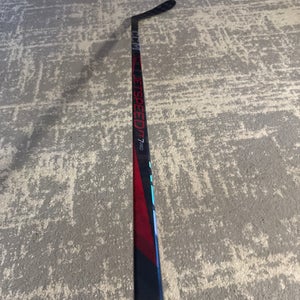 Intermediate CCM JetSpeed FT7 Pro Right Handed Hockey Stick P28 65 Flex (Used)