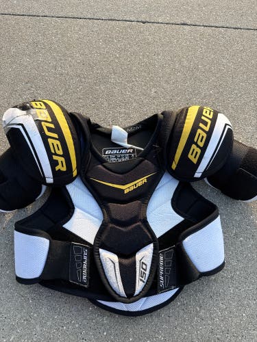 Medium Youth Bauer Supreme 150 Shoulder Pads (Used)