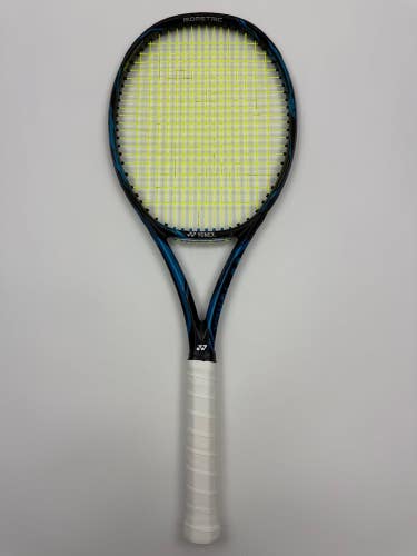 Yonex Ezone DR 98 Plus, 4 3/8 Very Good Condition