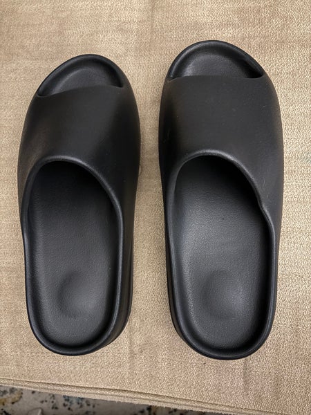 Black Men's Size 13.0 Adult Yeezy Slide Shoes (New)