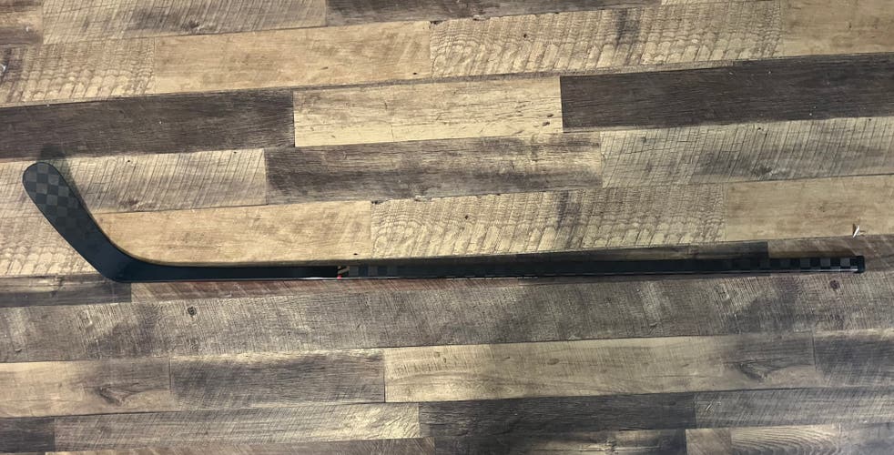 Senior PRO Red Line VX Right Handed Hockey Stick Pro9246 Zegras (P86) 70 Flex (Used)