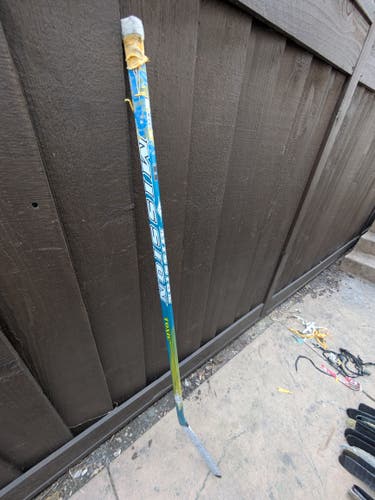Intermediate Mission Toxic Left Hand Hockey Stick 85 Flex Pro Stock (Used)