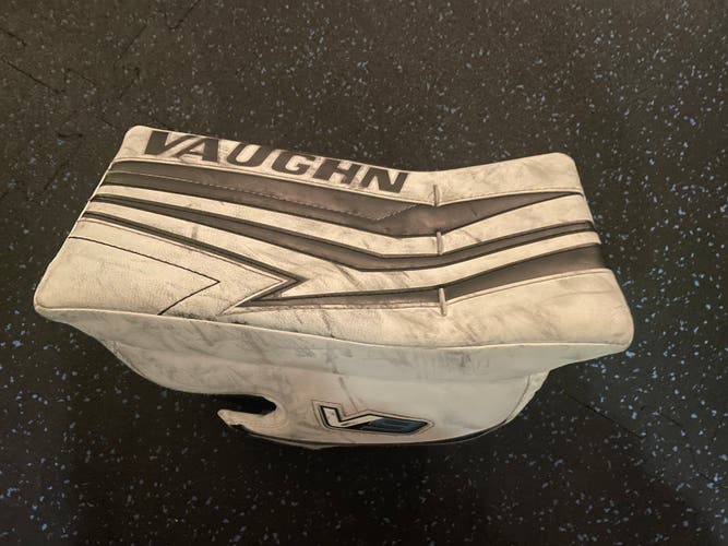Vaughn Velocity V9 Junior Goalie Blocker (Used)