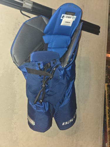 Vancouver Canucks Medium Bauer Nexus Pro Hockey Pants (Used)