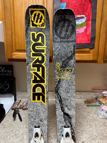 172cm Surface Watch Life Skis With Bindings Max Din 11 (Used) 172 cm powder