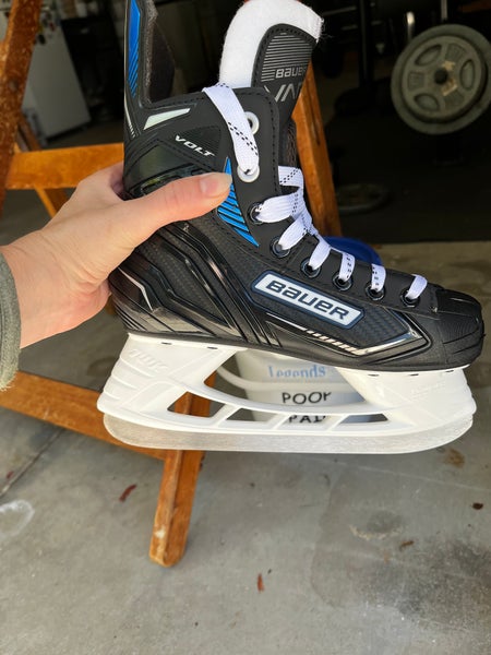 Bauer Vapor VOLT Hockey Skates Regular Width Size 2 (New)