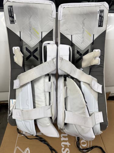 Small Bauer Vapor X5 Pro Goalie Leg Pads (Used)