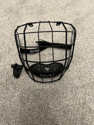 Medium Bauer True Vision Full Cage (Used)