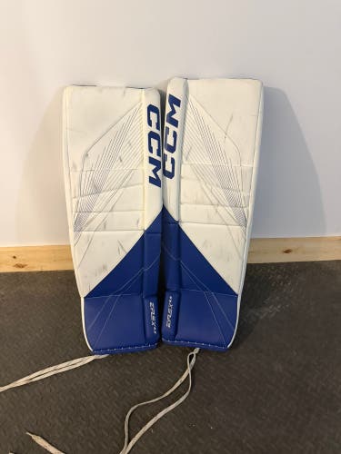 35" CCM EFlex 6.9 Goalie Leg Pads (Used)
