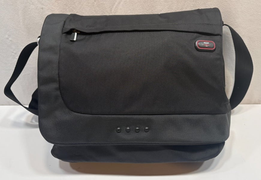 TUMI T-Tech 5114D Black Nylon Magnetic Closure Shoulder Bag 3.5x11x13" CLEAN