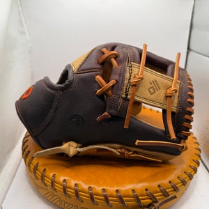 Infield RH Nokona Alpha Baseball Glove 11.5" (Used)