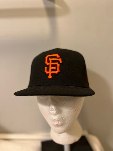 New Era San Francisco Giants Fitted Hat w/Bear Size 6 7/8 Fitted On-Field Hat MLB
