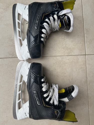 Bauer S27 - Size Youth 13