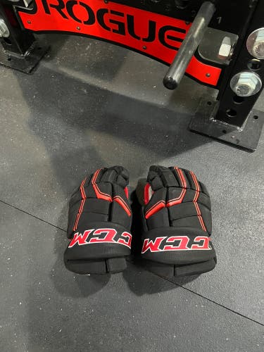 CCM HGQL Gloves 13" St. Cloud State Pro Stock