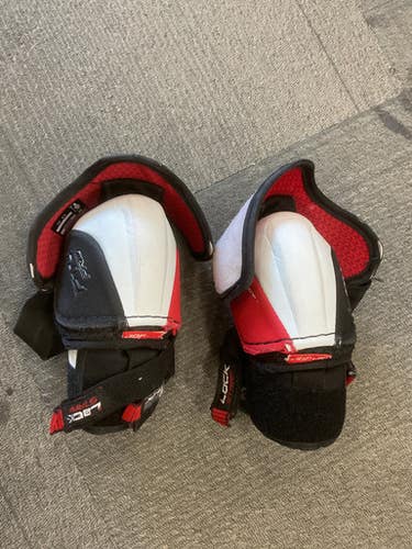 Used CCM FT4 PRO Senior Elbow Pads MD 11614-S000233058