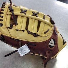 Used Akadema AHC94 BB/SB First Base LH Throw None 11 1/2" 11497-C000156531