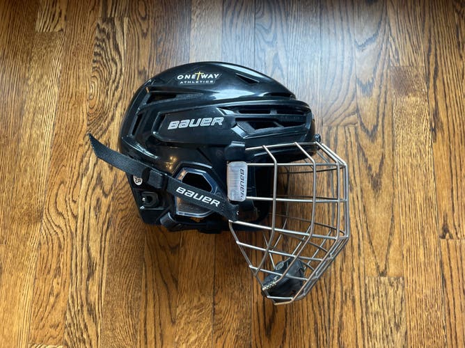 Large Bauer Re-Akt 150 Helmet (Used)