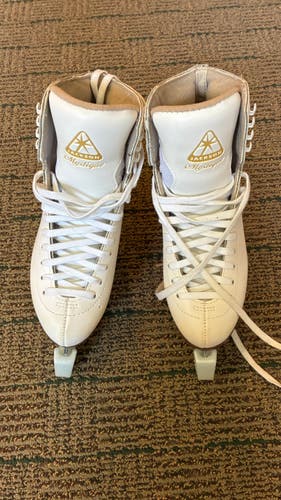 Jackson Ultima Mystique Figure Skates 6C
