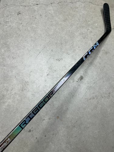 90 Flex P29 Senior CCM Trigger 8 Pro Left Hand Hockey Stick Pro Stock (Used)