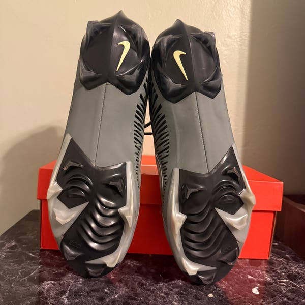 Size 10 Nike Vapor Edge 360 VC Football Cleats ‘Smoke Grey’ DO6294-002 Nike Vapor Edge 360 VC Football Cleats Smoke Gray Volt  main image 2