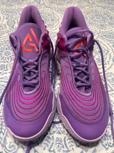 Men's Size M 11.0 (W 12.0) Nike Shoes (Used)