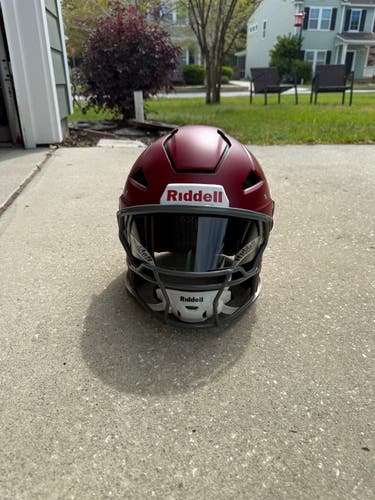 Adult Medium Riddell Axiom Helmet (New)