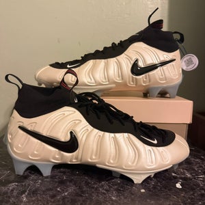 Men's Size M 12.0 Nike Cleats Mid Top Molded Cleats used