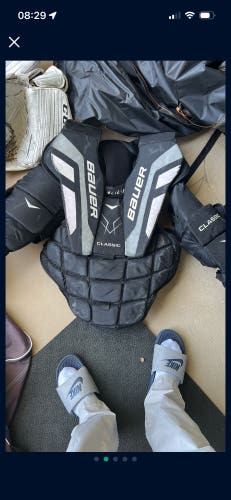 Large Bauer Goalie Chest Protector (Used)