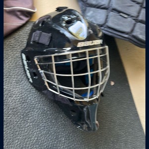 Senior Bauer Goalie Mask (Used)