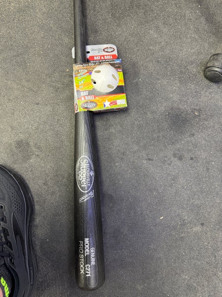 Louisville Slugger Bat and Ball Training Whiffle ball kit