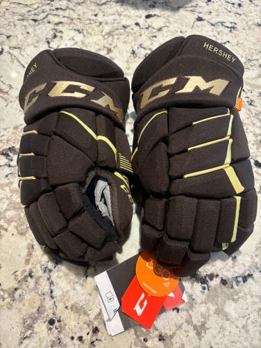 Brand New Pro Stock CCM JetSpeed FT1 Gloves 15" Hershey Bears