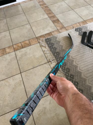 Senior Bauer Pulse Right Handed Hockey Stick P90TM 77 Flex (Used)