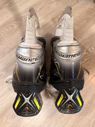 Black/Yellow 2021 Bauer Vapor 3X Hockey Skates Regular Width Size 3 (Used)