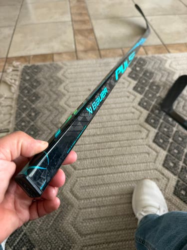 Senior Bauer Pulse Right Handed Hockey Stick P90TM 77 Flex (New)