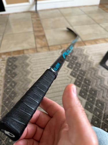 Senior Bauer Pulse Right Handed Hockey Stick 77 Flex (New)