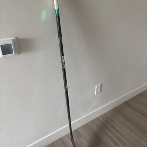 Senior Bauer Vapor Hyperlite Right Handed Hockey Stick P92M 77 Flex Pro Stock (Used)