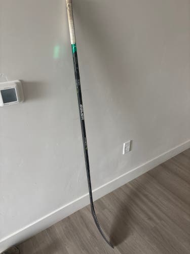 Senior Bauer Vapor Hyperlite Right Handed Hockey Stick P92M 77 Flex Pro Stock (Used)