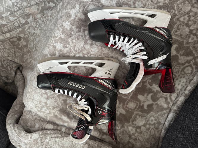 Black Bauer Vapor X2.7 Hockey Skates Extra Wide Width 12 (Used)