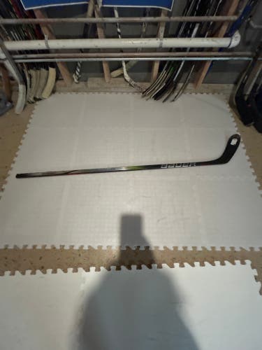 Senior Bauer Vapor Hyperlite 2 Left Hand Hockey Stick P28 70 Flex (Used)